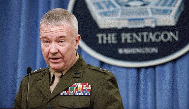قائد القيادة المركزية الأمريكية الجنرال كينيث ماكنزي