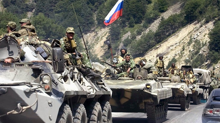 جذبت روسيا انتباه العالم بحشدها ما يقرب من مئة ألف جنديّ على طول الحدود مع أوكرانيا