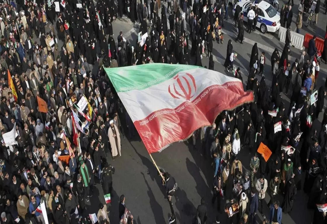 إيران... النظام والثورة والمرأة