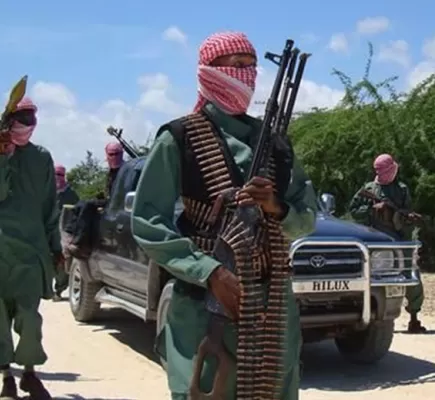 تصاعد هجمات “داعش” ضدَّ حركة الشباب الصومالية.. ما دلالات هذا التنافس الجهادي؟